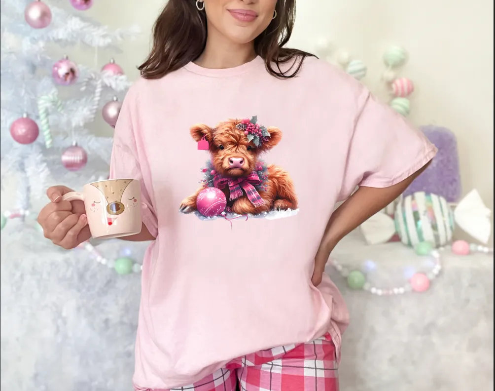 Christmas Pink Highland Cow w/Ornament | Shirt | HC5