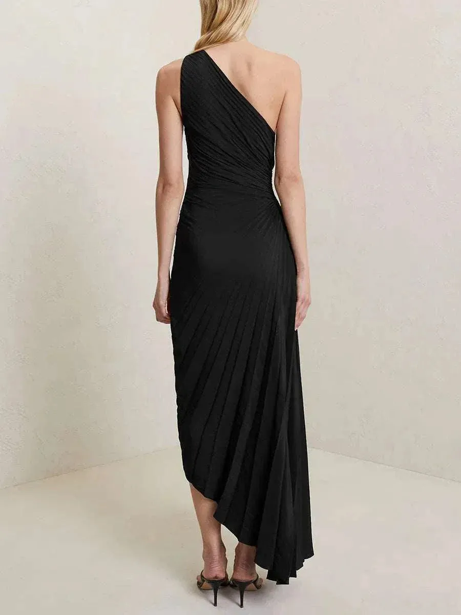 Women Long Dresses: Elegant Sleeveless One-shoulder Dress for parties